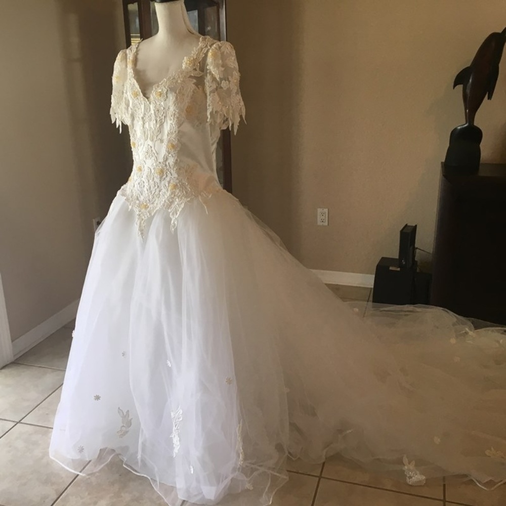 Michaelangelo Wedding Gown Size 20 White Ball Gown